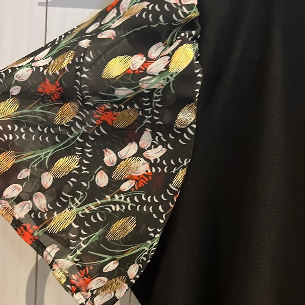 NWOT 89th + MADISON SHEER BLOUSE SIZE MEDIUM - Picture 4 of 6